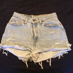 High waisted Levi’s shorts